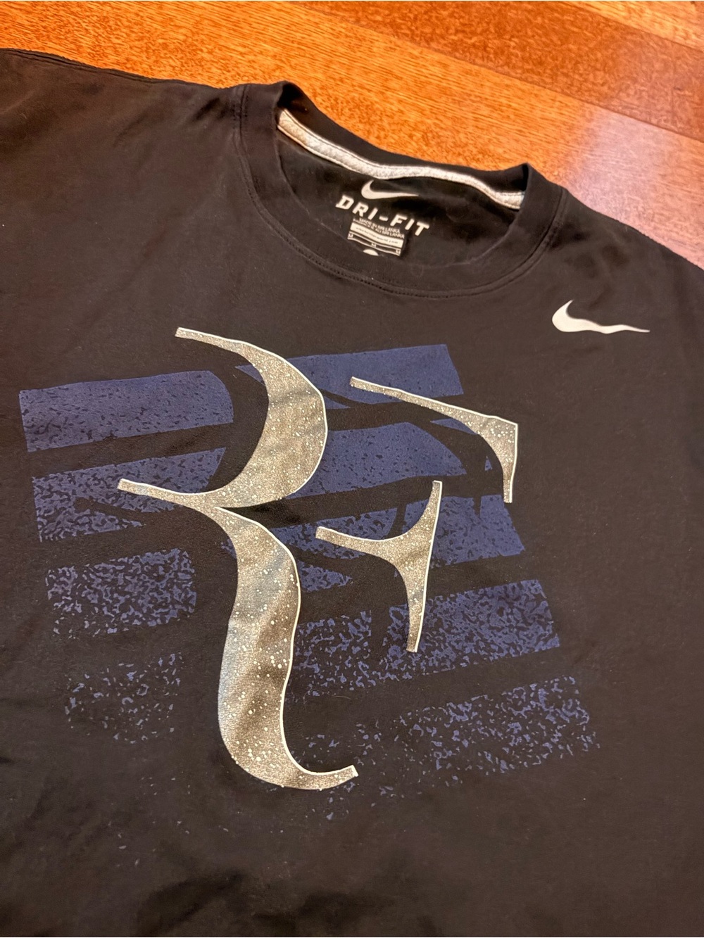Black Nike Roger Federer "RF" Dri-FIT t-shirt
